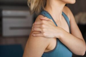 Frozen Shoulder Causes and Symptoms