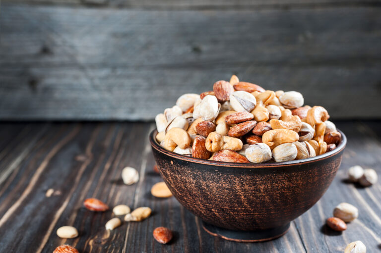 Seeds and nuts as a healthy diet in back pain